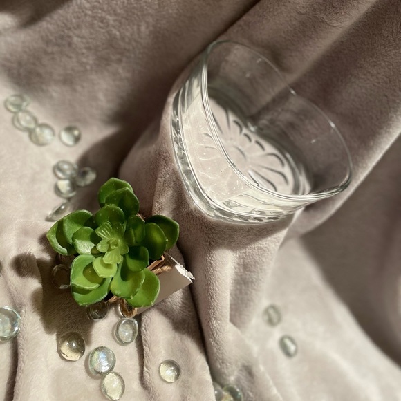 ‼️3/$33‼️ ✨🍶HEART SHAPED GLASS BOWL🍶✨ - Picture 3 of 4